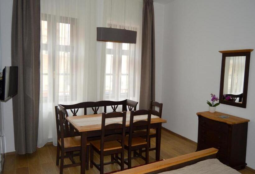 آپارتمان 1 خوابه با بالکن, Guest House 1568