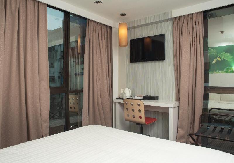 스탠다드 룸 킹사이즈 침대, Capital O 90083 Riverfront Inn