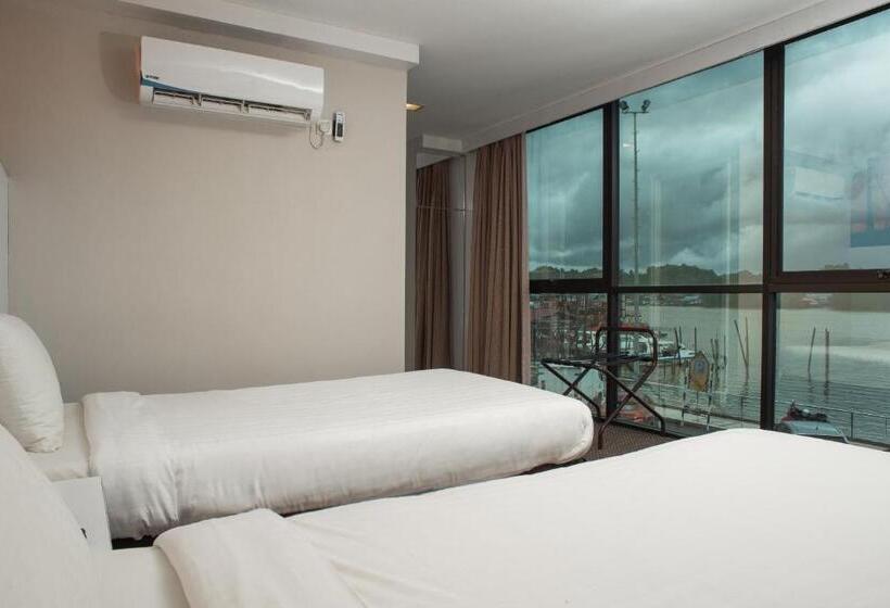 디럭스 룸, Capital O 90083 Riverfront Inn