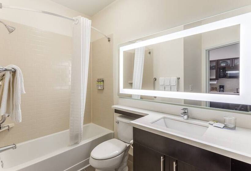 Студия Стандарт, Candlewood Suites   Davenport, An Ihg