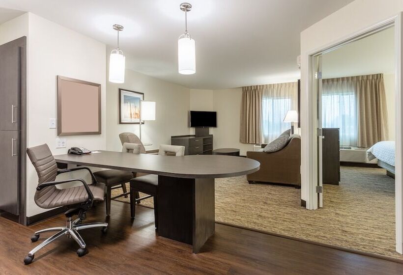 Люкс Кровать Кинг, Candlewood Suites   Davenport, An Ihg