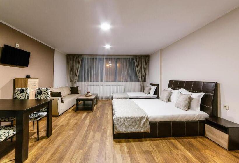 استودیوی استاندارد, Family Hotel Ring & Thermal