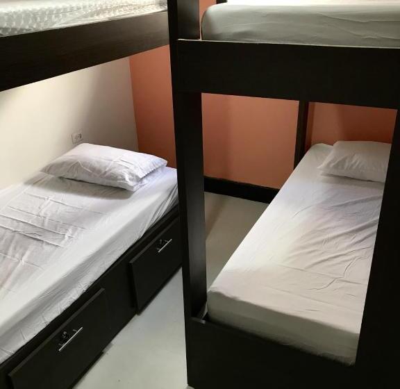 Economy Quadruple Room, La Quinta Bacana