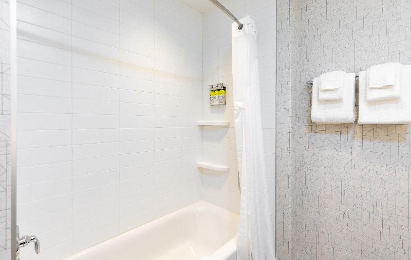 スイート, Holiday Inn Express   Lethbridge Southeast, An Ihg