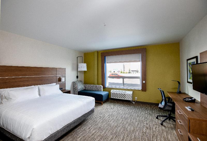 身障者適用キングサイズベッドルーム, Holiday Inn Express   Lethbridge Southeast, An Ihg