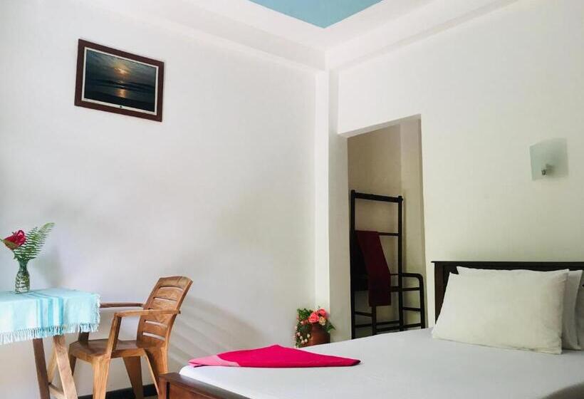 חדר אקונומי, Anthony Guesthouse