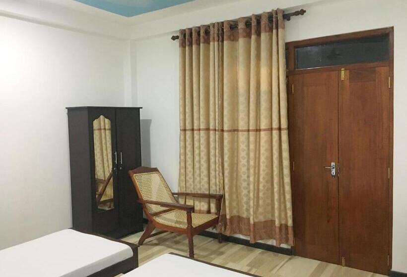 חדר אקונומי, Anthony Guesthouse