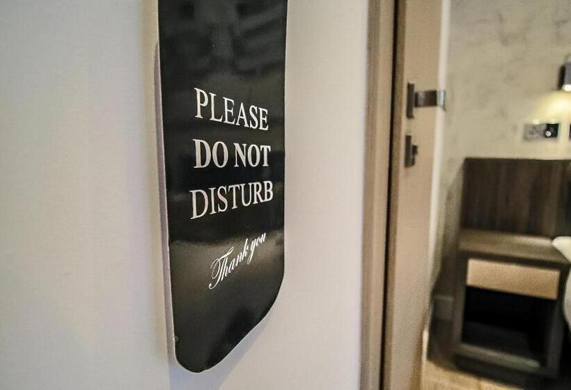 اتاق استاندارد, Signature Suites