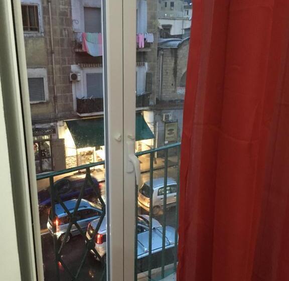 اتاق استاندارد چهار تخته, Na Tazzulel E Cafe