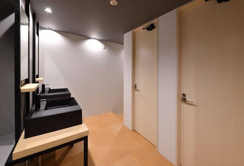 تختخواب در اتاق مشترک, Santiago Guesthouse Naha