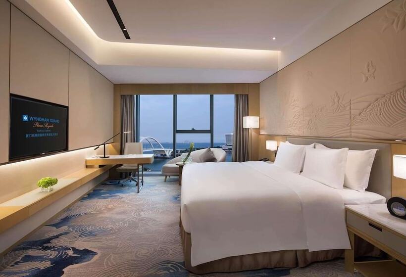 带海景的行政房, Wyndham Grand Plaza Royale Yuzhou Xiamen   Wuyuan Bay