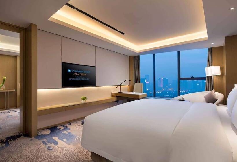 Люкс Повышенной Комфортности, Wyndham Grand Plaza Royale Yuzhou Xiamen   Wuyuan Bay