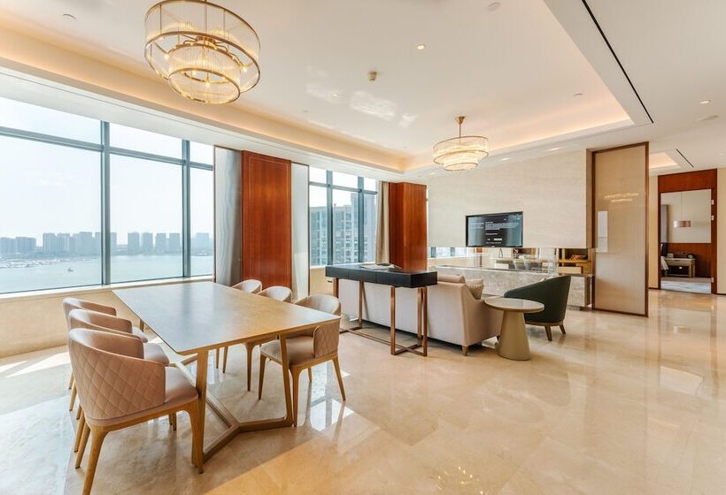 可观景的套房, Wyndham Grand Plaza Royale Yuzhou Xiamen   Wuyuan Bay
