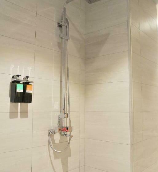 اتاق لوکس خانوادگی, K