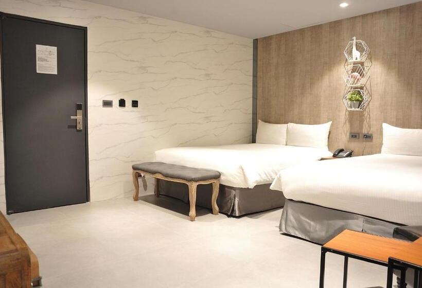 اتاق لوکس خانوادگی, K