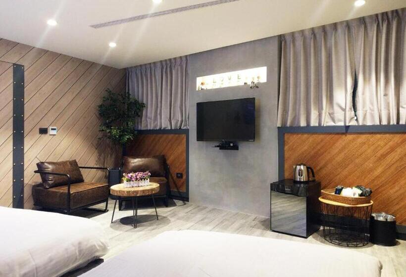 اتاق سوپریور سه تخته, K