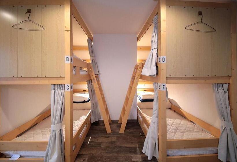 Семейный Номер Совместный Санузел, Trip & Sleep Hostel