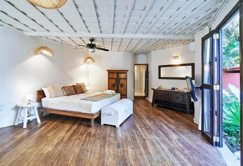 Люкс Deluxe Кровать Кинг, Paradise Beach Lodge