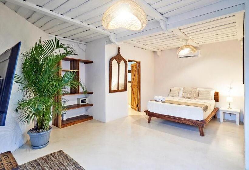 Люкс Повышенной Комфортности, Paradise Beach Lodge