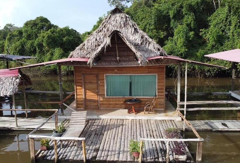 Standard Bungalow, Amazon Oasis Floating Lodge