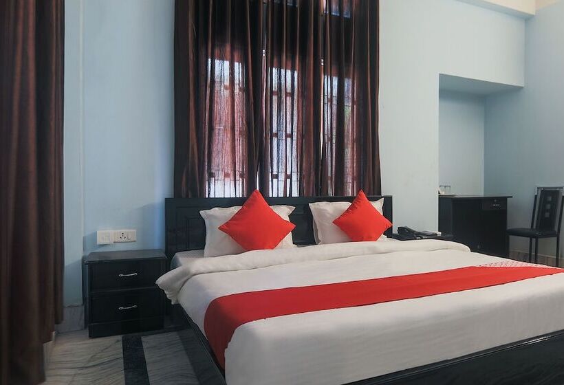 Quarto Deluxe, Oyo 17077 Elegant Guest House