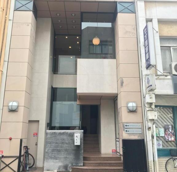 패밀리 스위트, Motomachi Flat