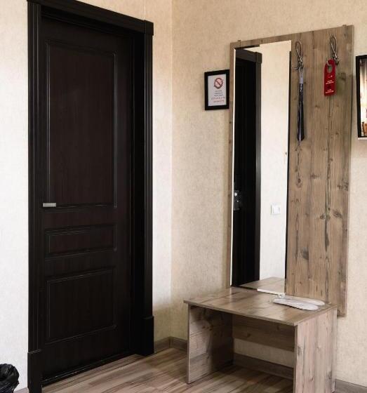 اتاق استاندارد سه نفره, Tourist Inn
