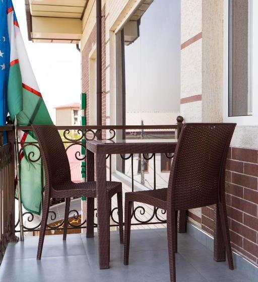 اتاق لوکس با بالکن, Tourist Inn