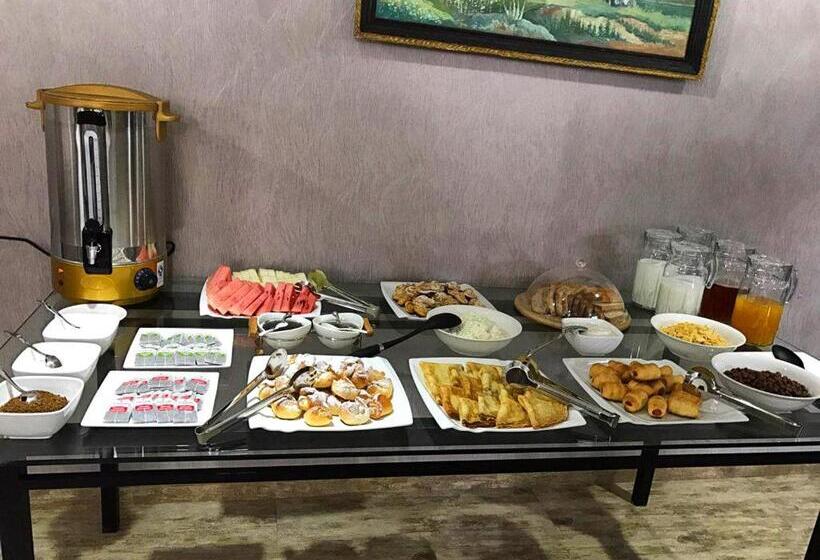 اتاق استاندارد سه نفره, Tourist Inn
