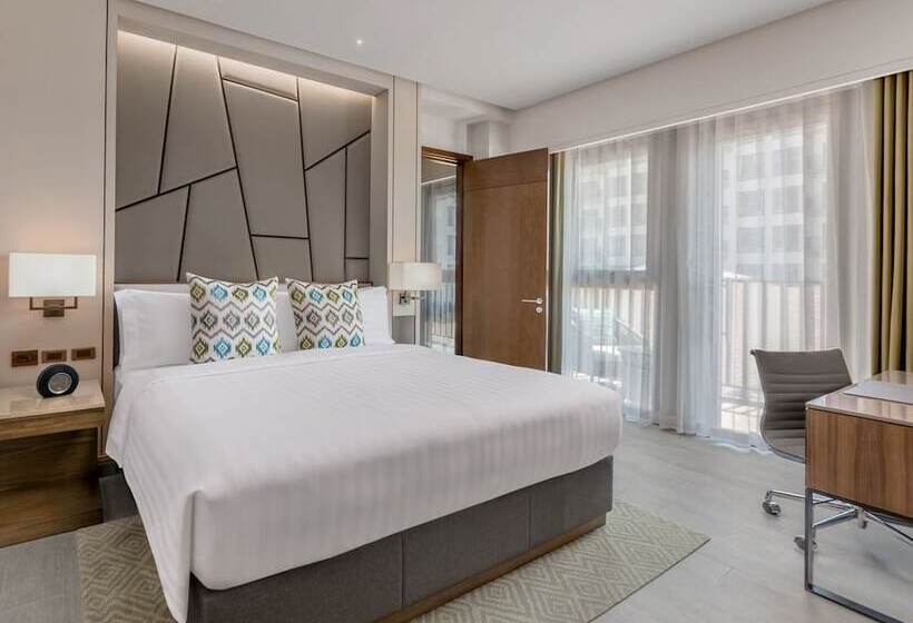 Люкс, Dusitd2 Davao