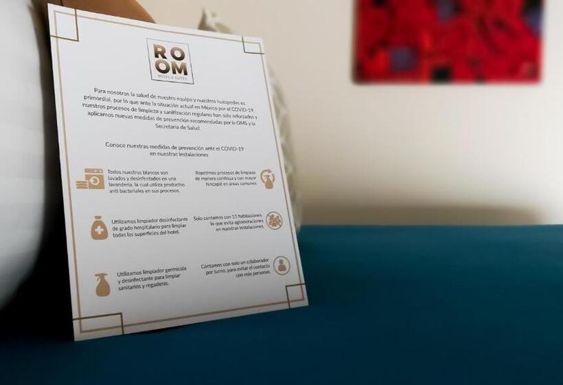 غرفة قياسية مزوَّدة بتراس, Room Hotel & Suites