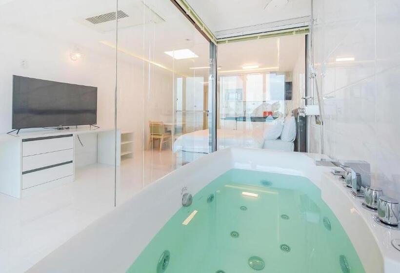Номер Стандарт Вид на Море с Балконом, Castle Pool Resort