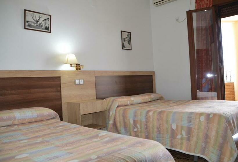 Номер Стандарт с Террасой, Labella Hostal Restaurante