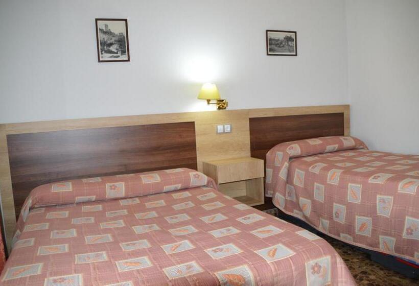 Номер Стандарт с Террасой, Labella Hostal Restaurante