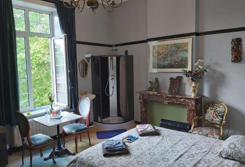 اتاق سوپریور با تخت بزرگ, Château Lambert Moulinsart Hotel, Shuttle Airport, Long Term Parking, Snooker, Large Terrasse, Dinne