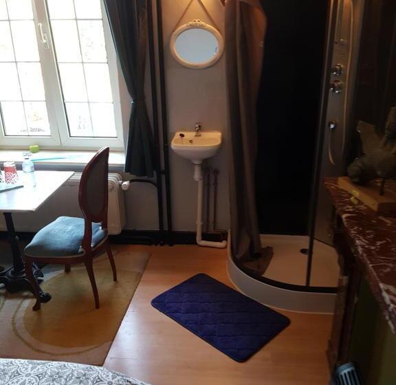 Quarto Superior Cama King, Château Lambert Moulinsart Hotel, Shuttle Airport, Long Term Parking, Snooker, Large Terrasse, Dinne