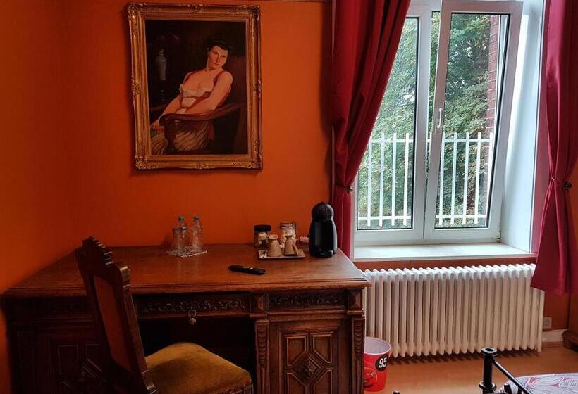 Quarto Standard Cama King, Château Lambert Moulinsart Hotel, Shuttle Airport, Long Term Parking, Snooker, Large Terrasse, Dinne