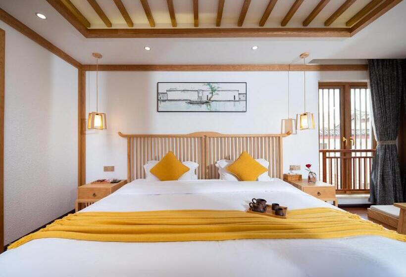 Номер Стандарт с Балконом, Lijiang Nanfu Yinglu Guesthouse