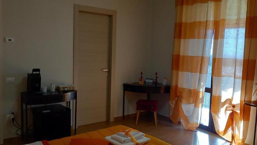 Трехместный Номер Стандарт с Балконом, B&b Le Bacette