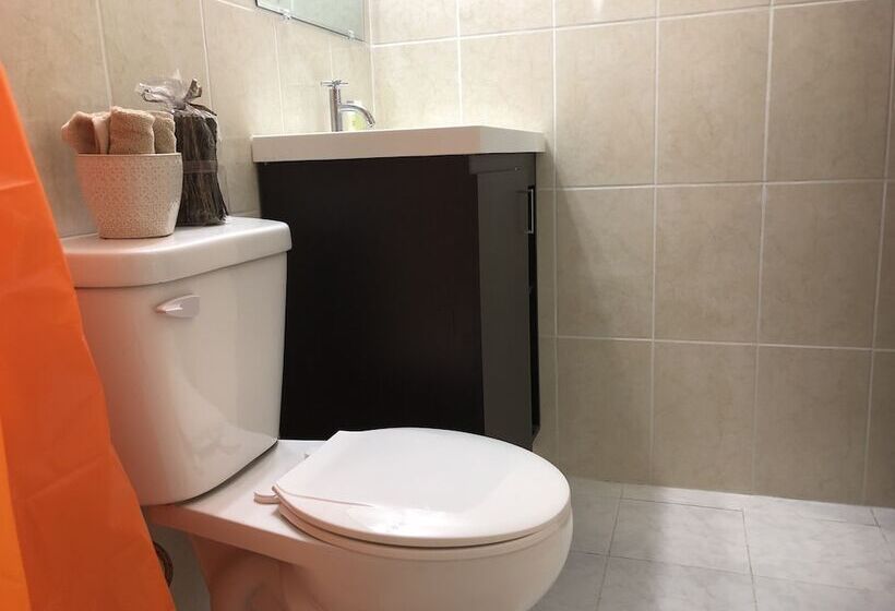 Семейный Номер, Los Panas Hostel