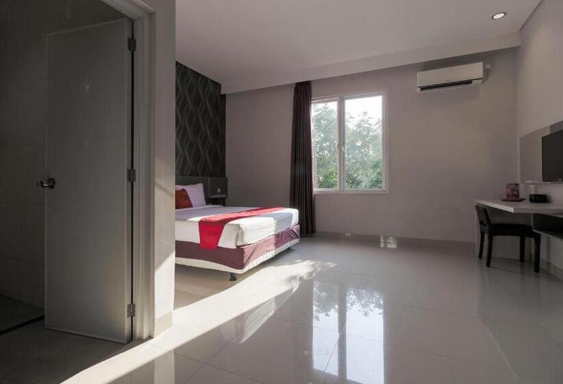 Номер Deluxe, Reddoorz Near Goa Sunyaragi