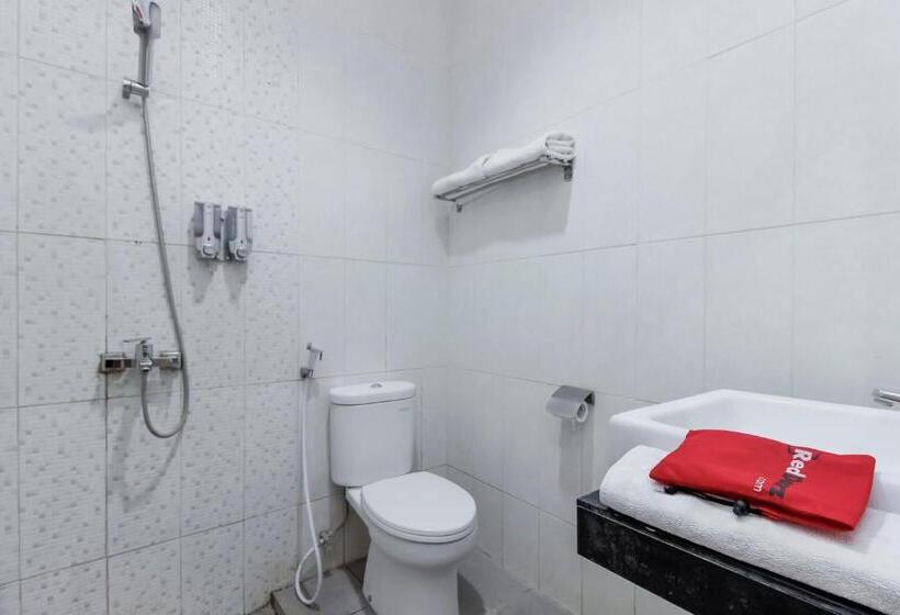 Номер Deluxe, Reddoorz Near Goa Sunyaragi