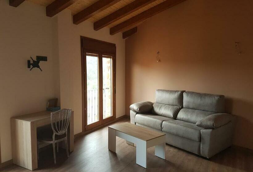 Четырехместный Номер Стандарт с Балконом, Hostal Los Esquiladores