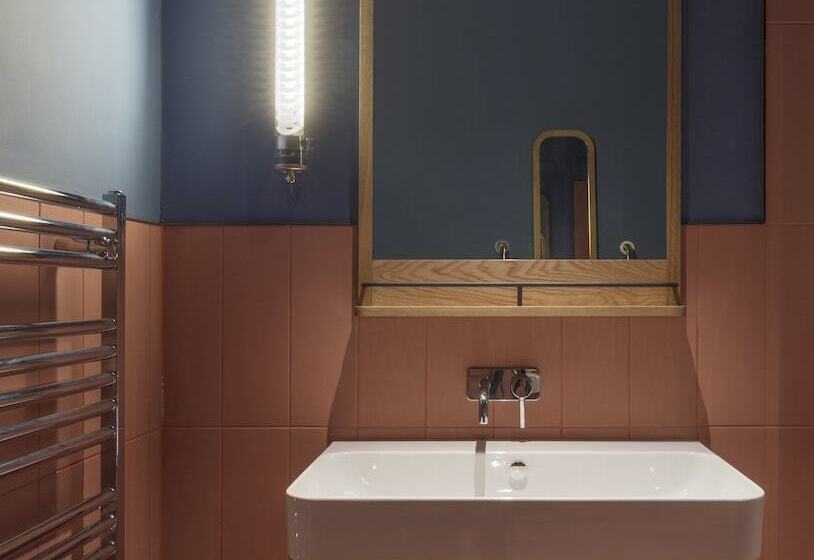 Апартаменты 1 Спальня, Whitworth Locke