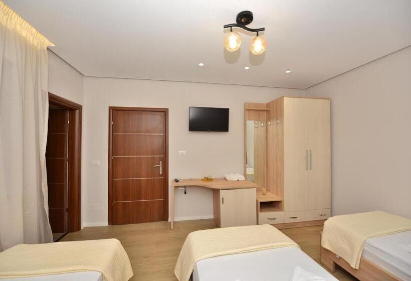 اتاق استاندارد سه نفره, Vila Culli