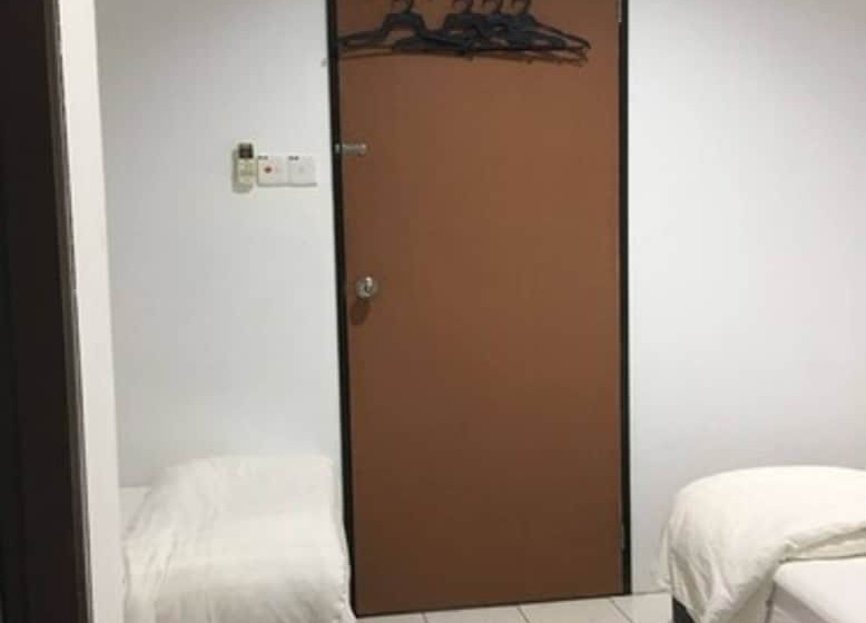 חדר בסיסי, Pg Inn