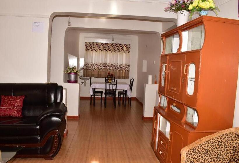 3 Bedroom Apartment, Salient Guest House