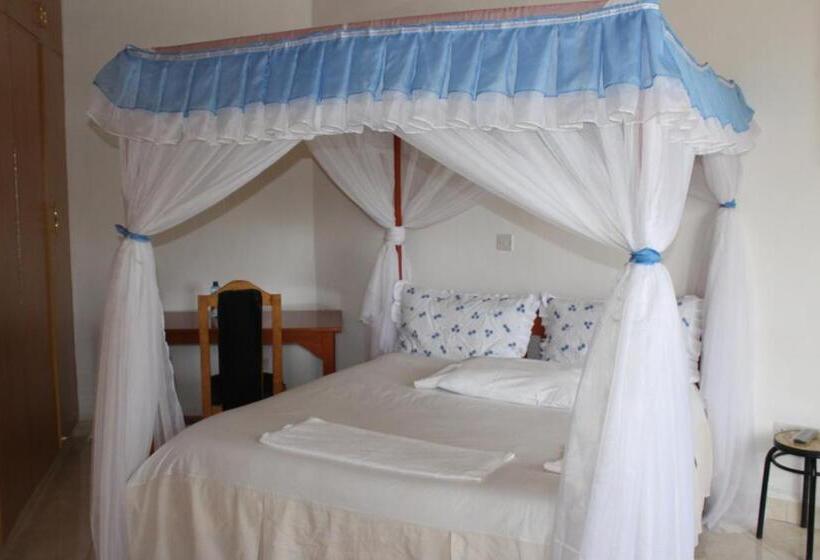 4 Bedroom House, Salient Guest House