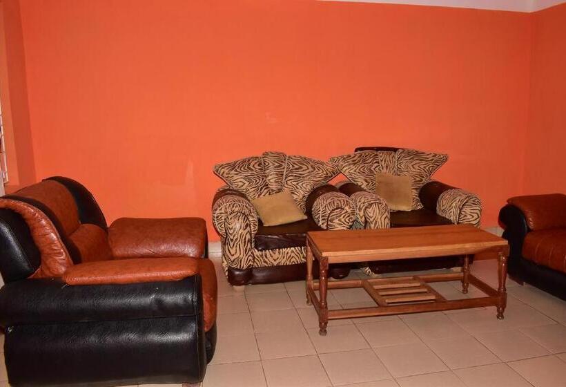 4 Bedroom House, Salient Guest House
