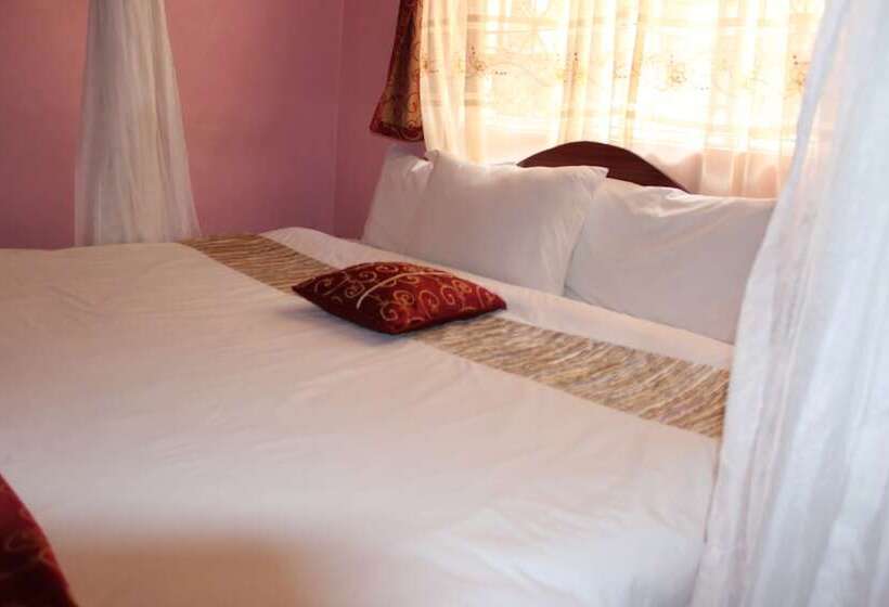 Deluxe Room, Salient Guest House